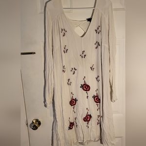 Torrid embroidered dress size 3